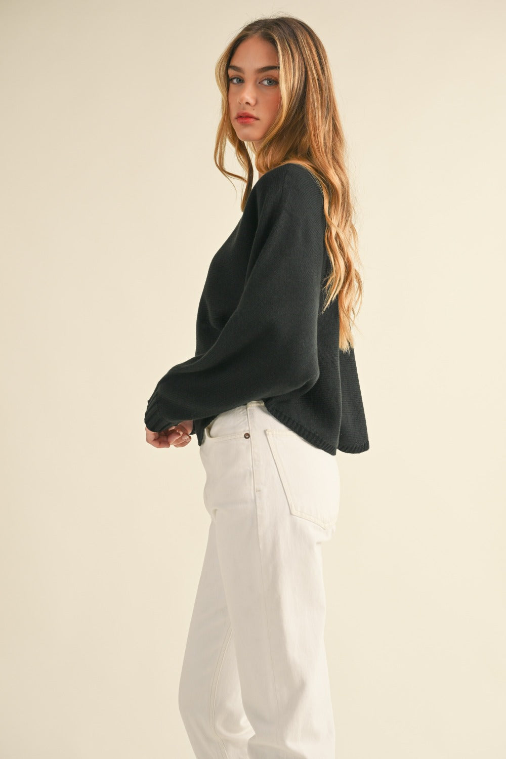 Round Neck Sleeve Sweater